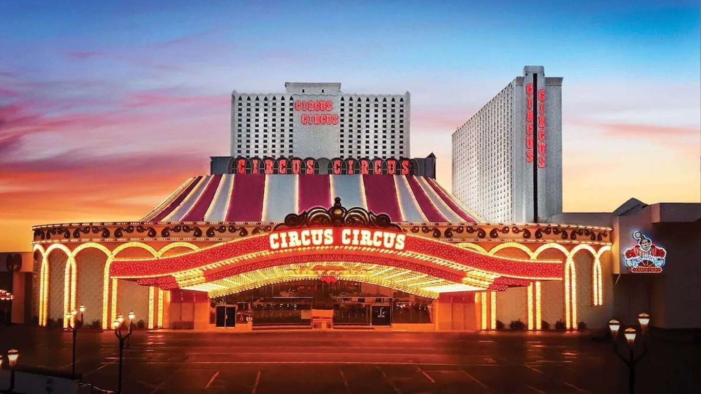 Dining, Bars, and Nightlife at Circus Circus Las Vegas
